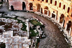 http://www.unlockitaly.com/wp-content/uploads/2018/03/Markets-of-Trajan-300x200.jpg